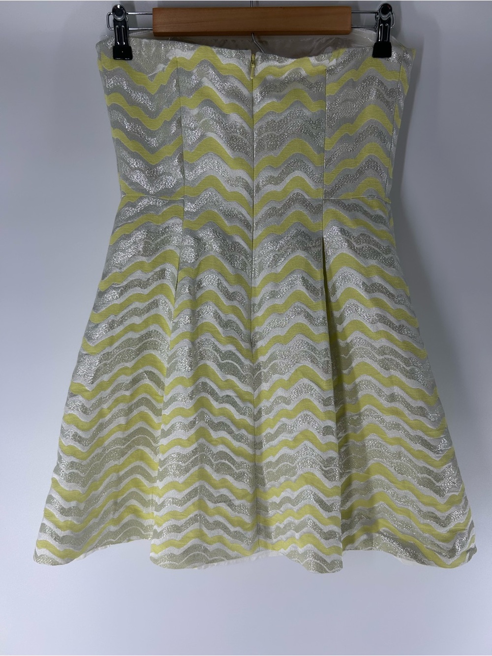 Lilly Pulitzer Yellow and Silver Strapless Jacquard Dress Size 4 - Picture 3 of 8